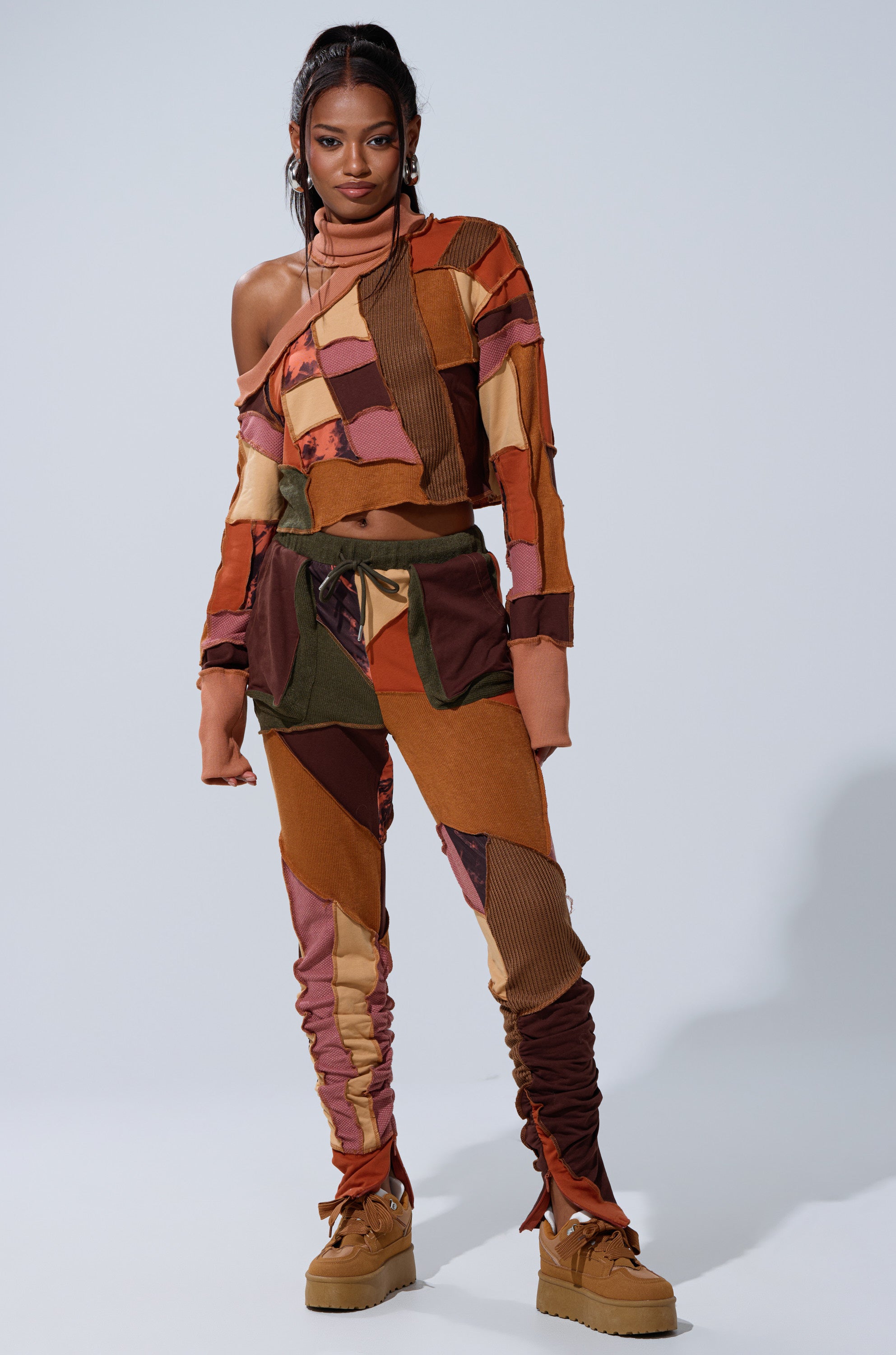 CATCH FEELINGS PATCHWORK SWEATSHIRT