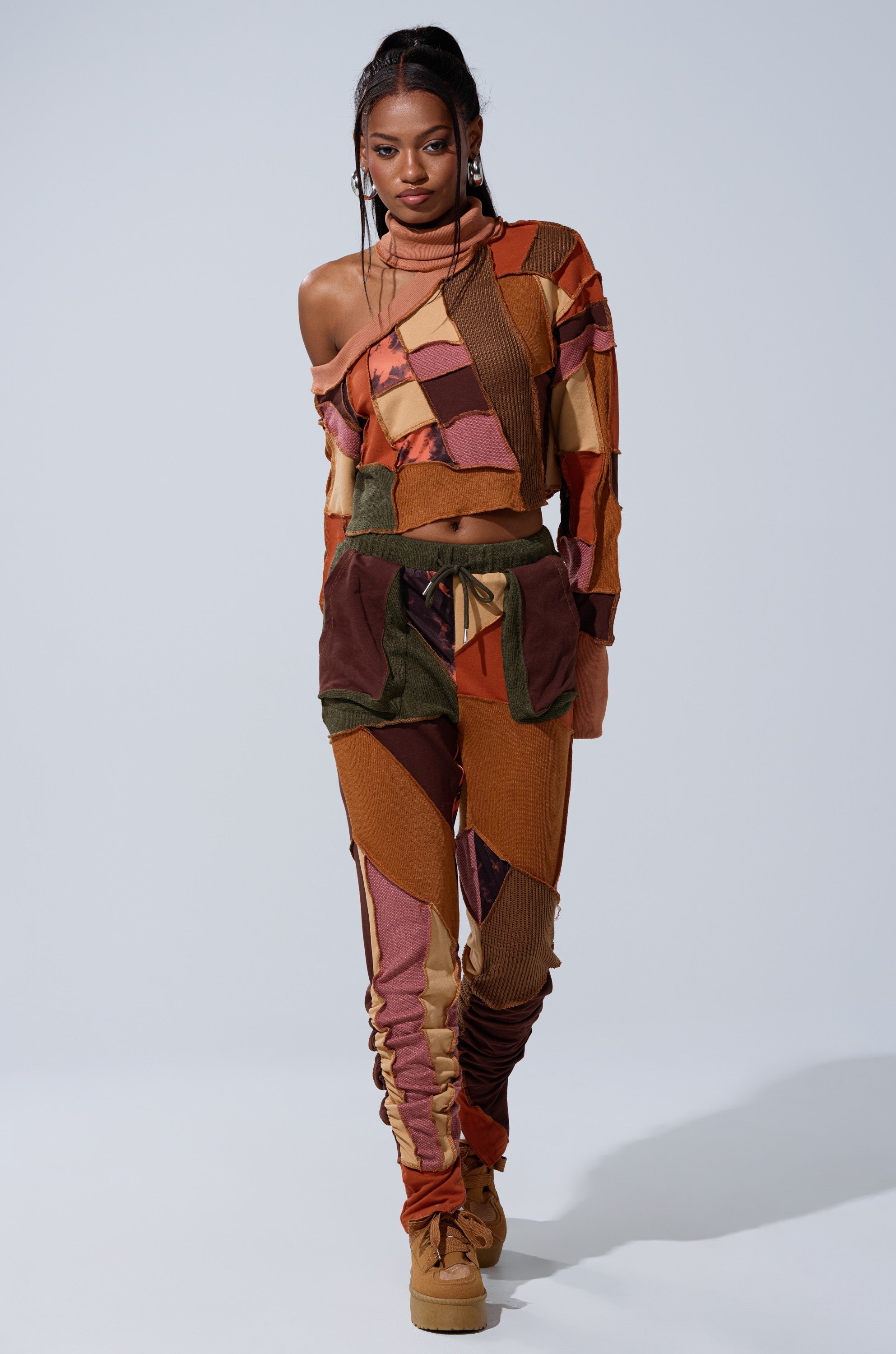 CATCH FEELINGS PATCHWORK SWEATSHIRT