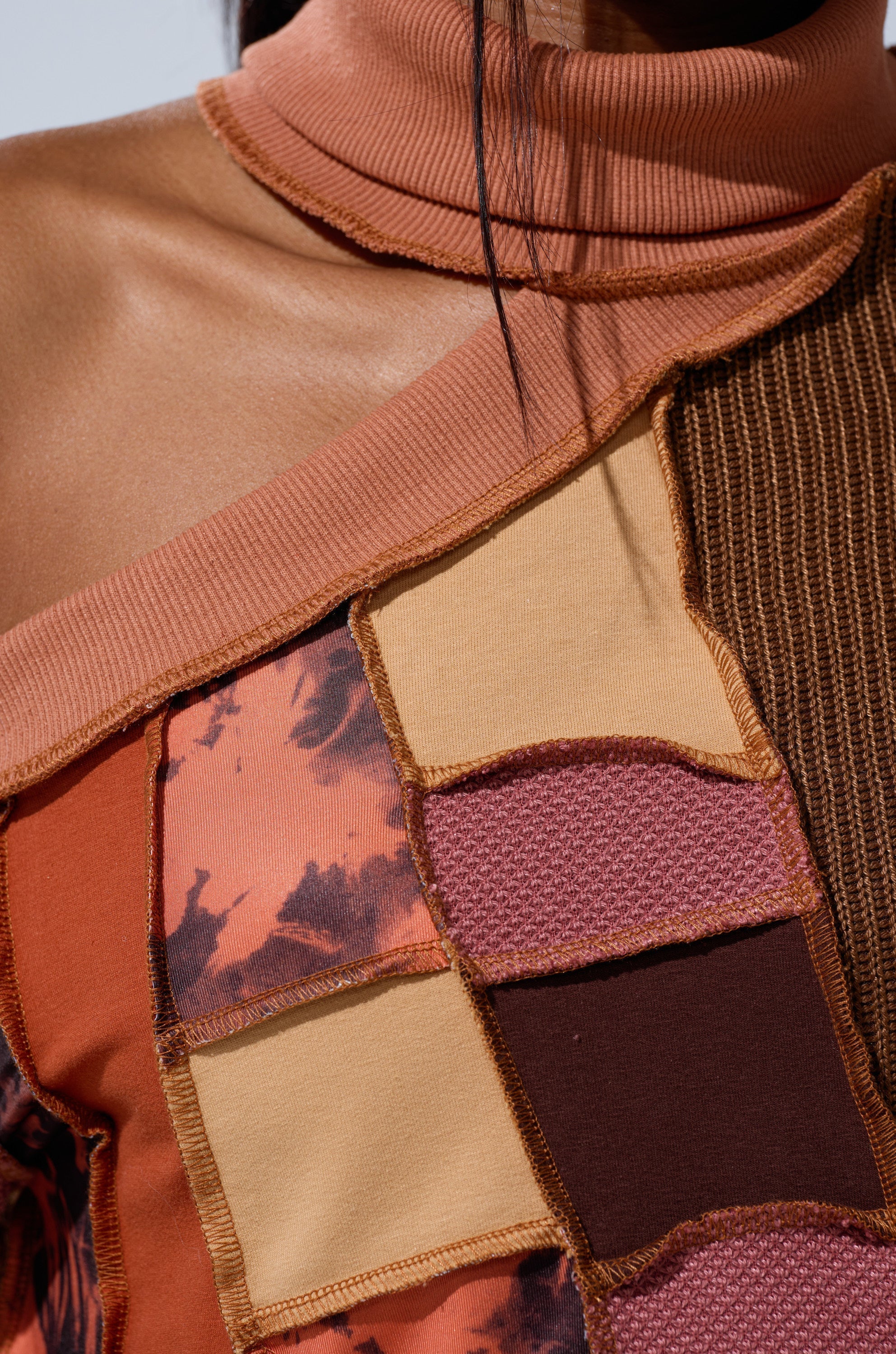 CATCH FEELINGS PATCHWORK SWEATSHIRT