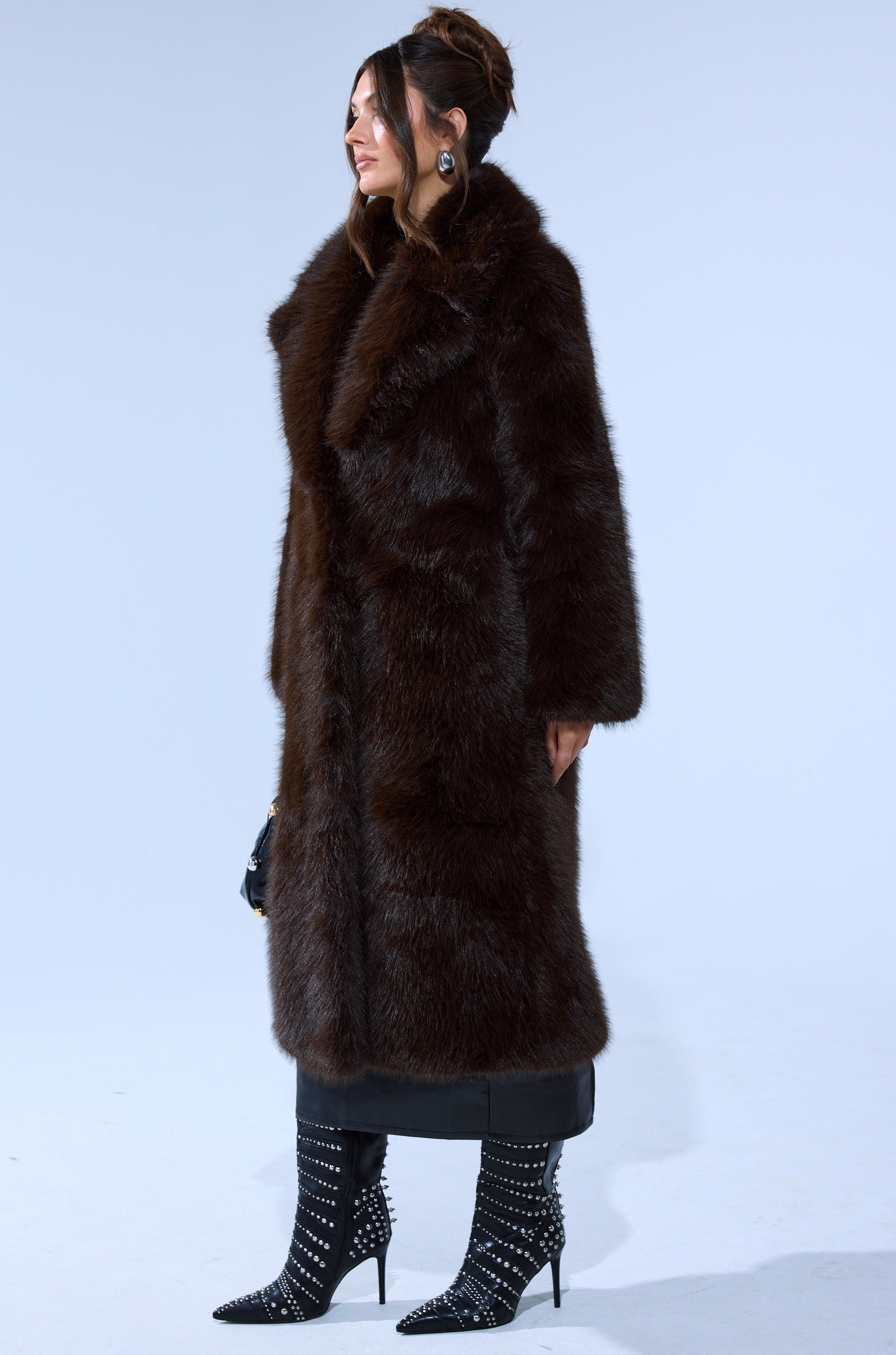 OSLO FAUX FUR COAT IN CHOCOLATE