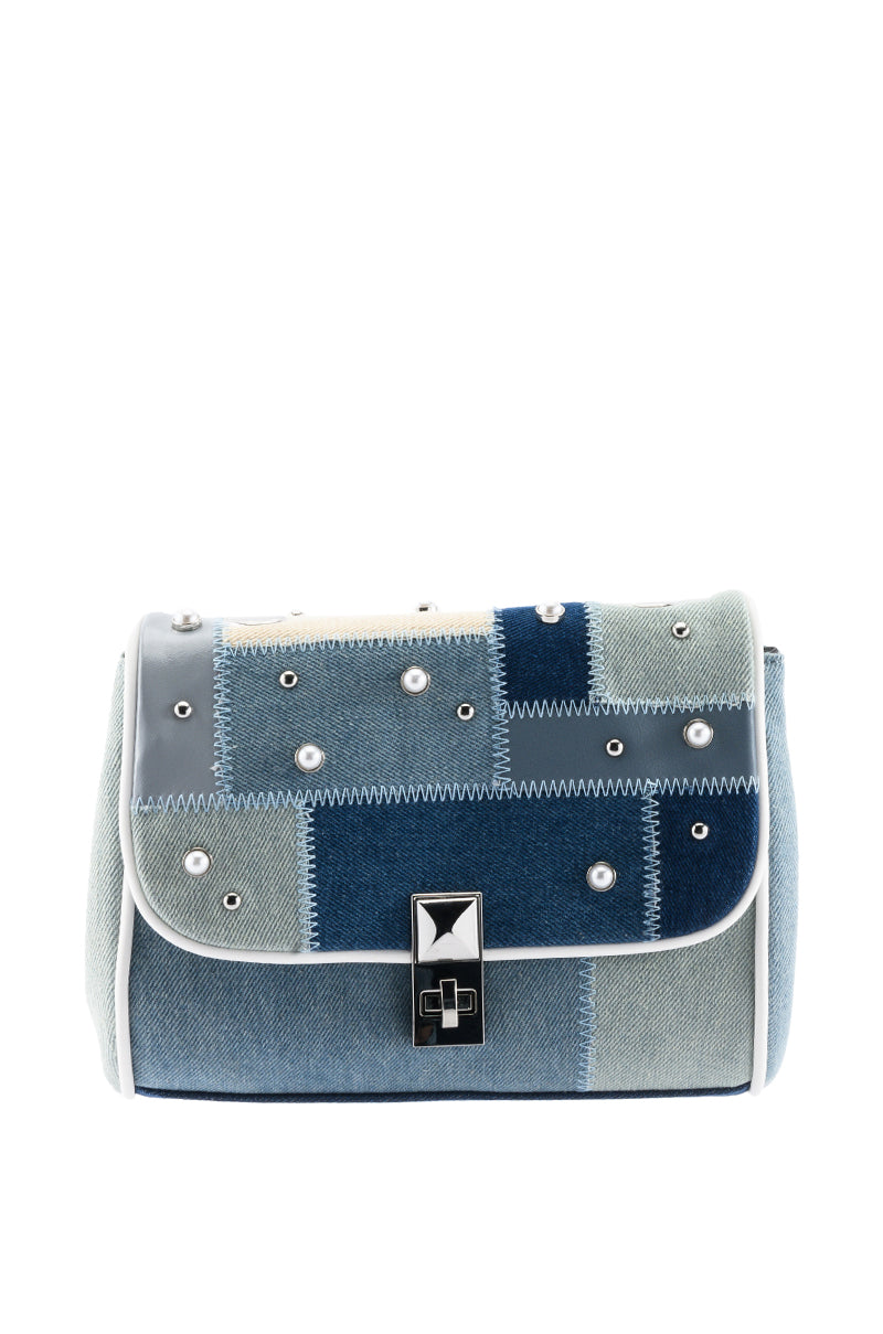 IZZY & ALY DENIM PATCH PURSE