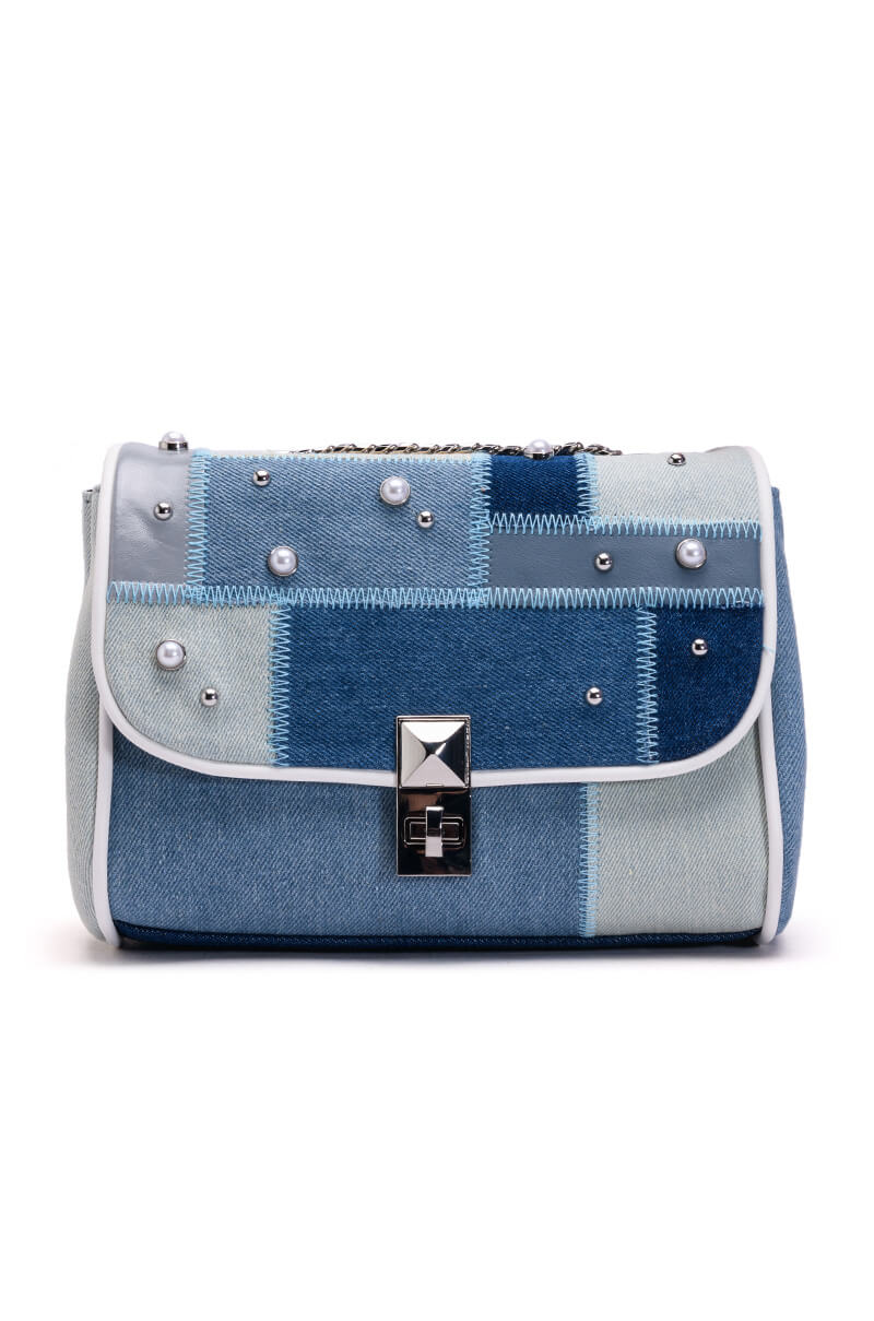 IZZY & ALY DENIM PATCH PURSE
