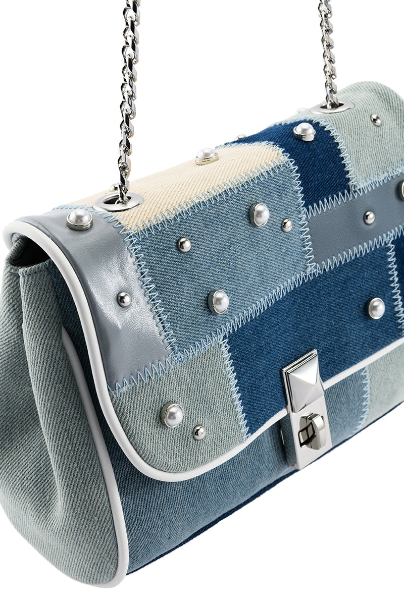 IZZY & ALY DENIM PATCH PURSE